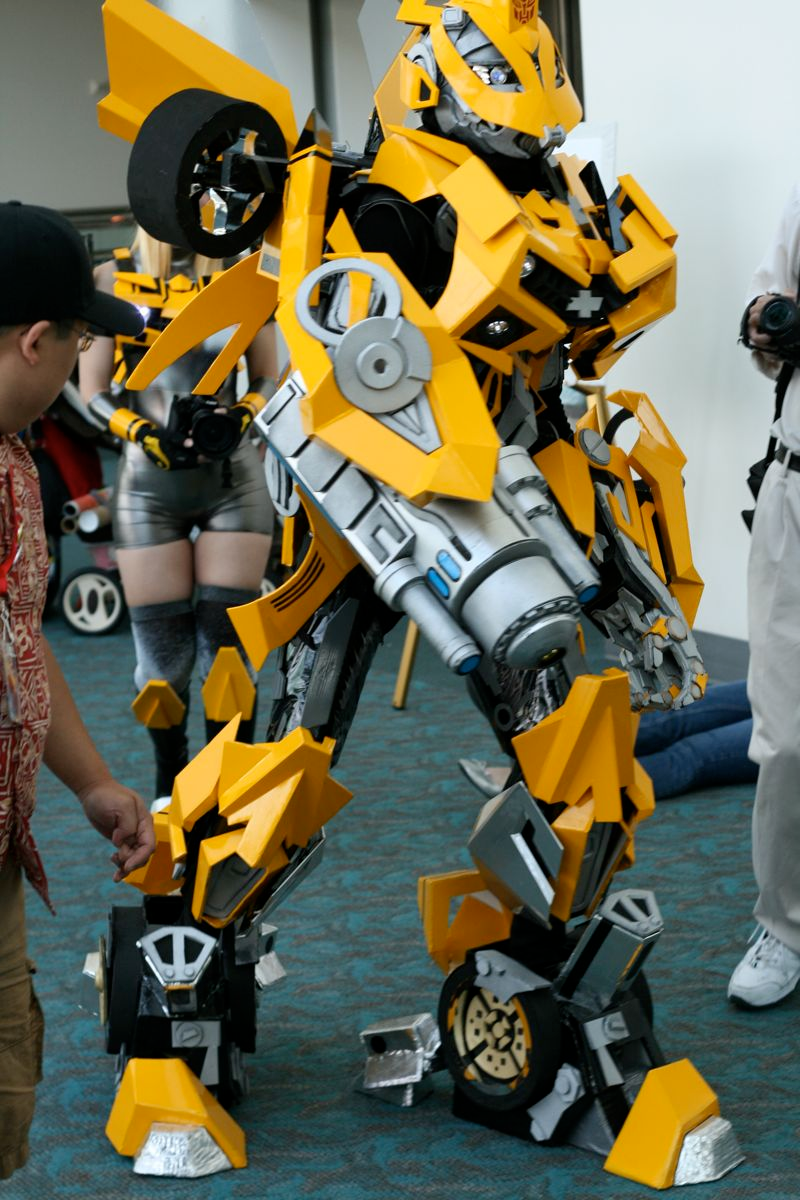 Illustration for article titled Comic-Con Bumblebee: The Coolest Car Costume Ever!